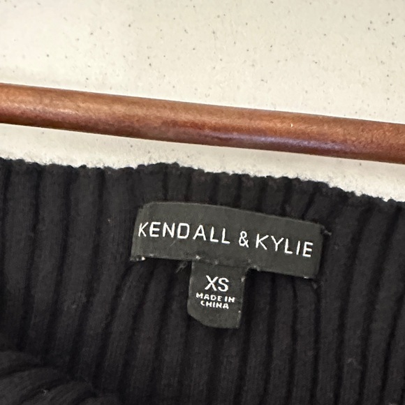 Kendall and Kylie Black Ribbed Top - Picture 3 of 3